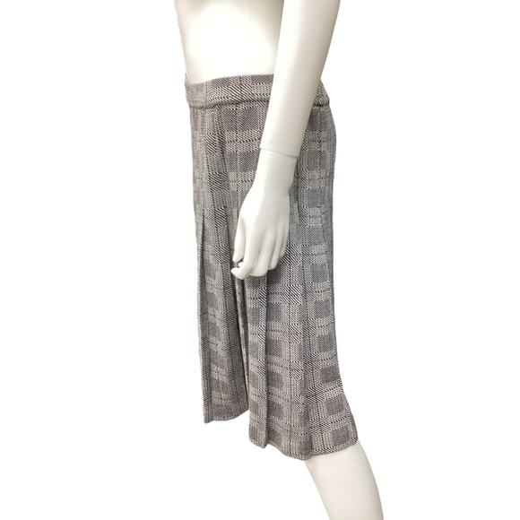 St. John Collection By Marie Gray Women’s Skirt Size 12 Knit Pleated A- Line B&W - Picture 2 of 4